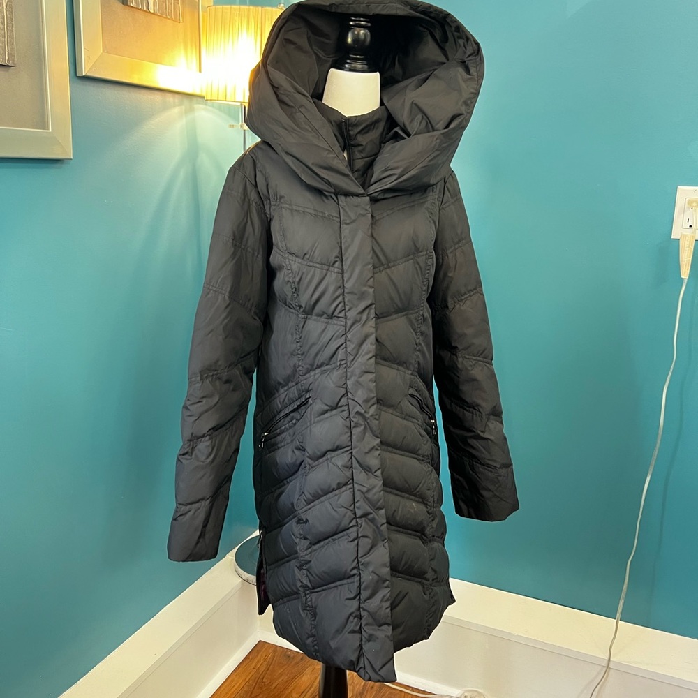 Larry Levine puffer full length winter coat - Black with burgundy lining - Large